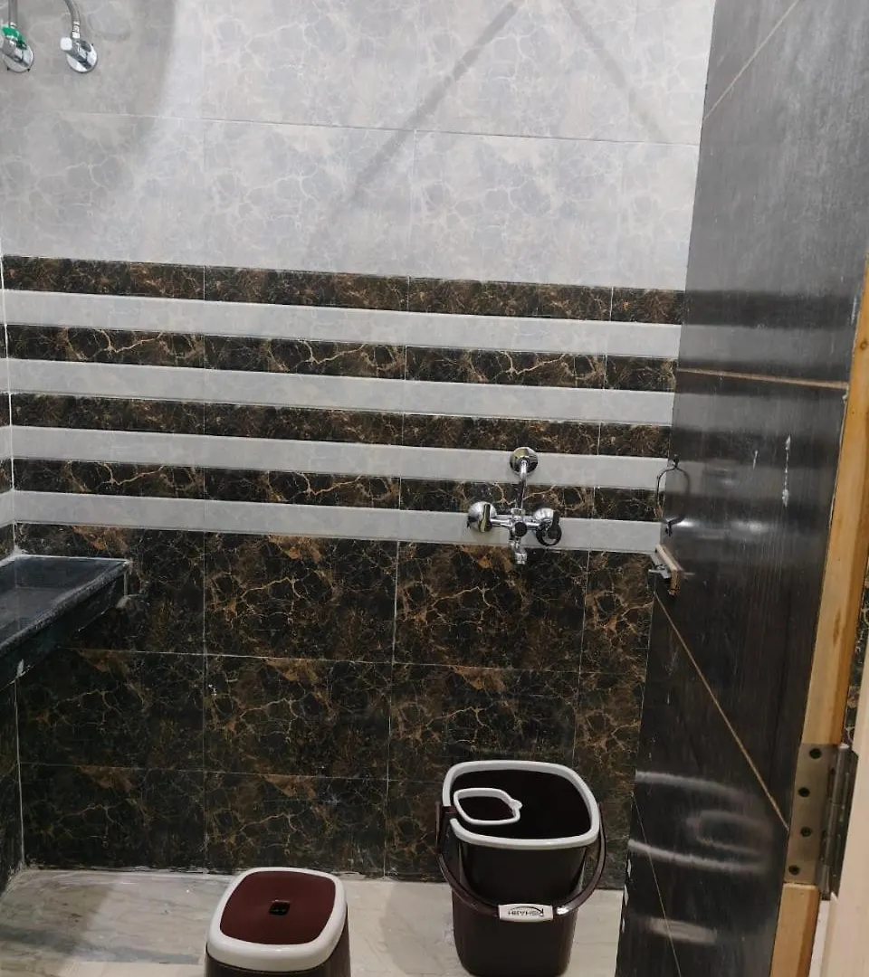Sky Inn Paying Guest House Βαρανάσι